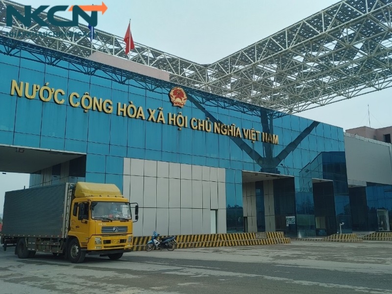 phí thông quan hàng hóa