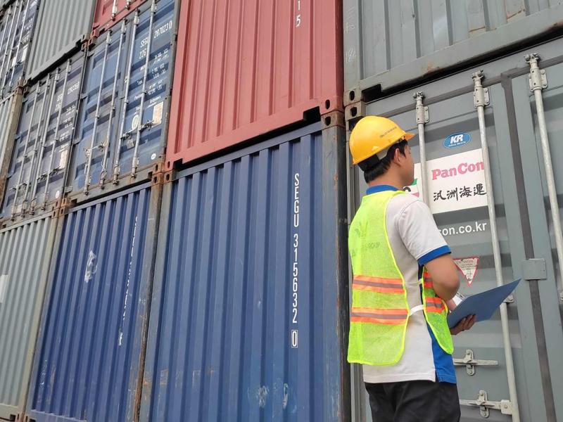 Freight Forwarder là gì trong xuất nhập khẩu