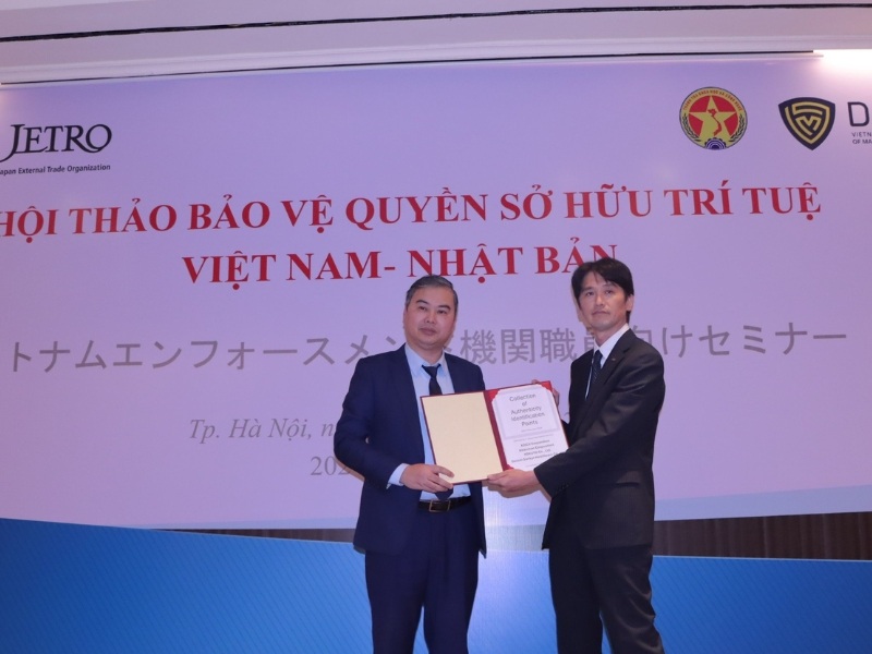 nhập khẩu hàng có thương hiệu