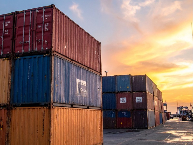 hàng tạm nhập tái xuất là gì