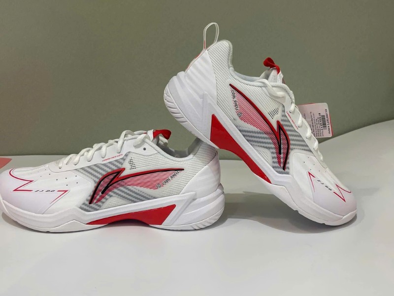 hãng giày thể thao nội địa trung quốc