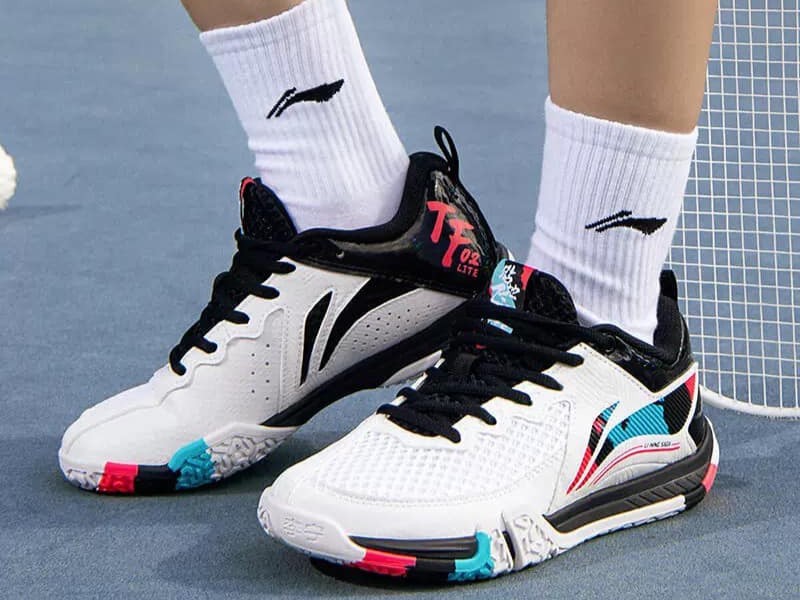 hãng giày thể thao nội địa trung quốc