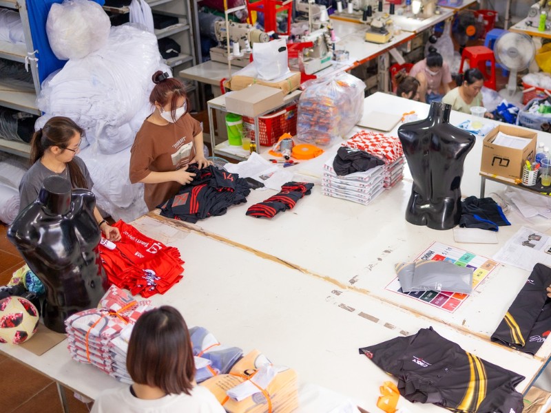 muốn mở shop quần áo lấy hàng ở đâu