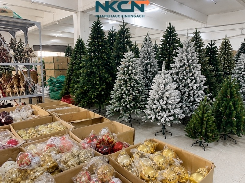nguồn hàng cây thông noel